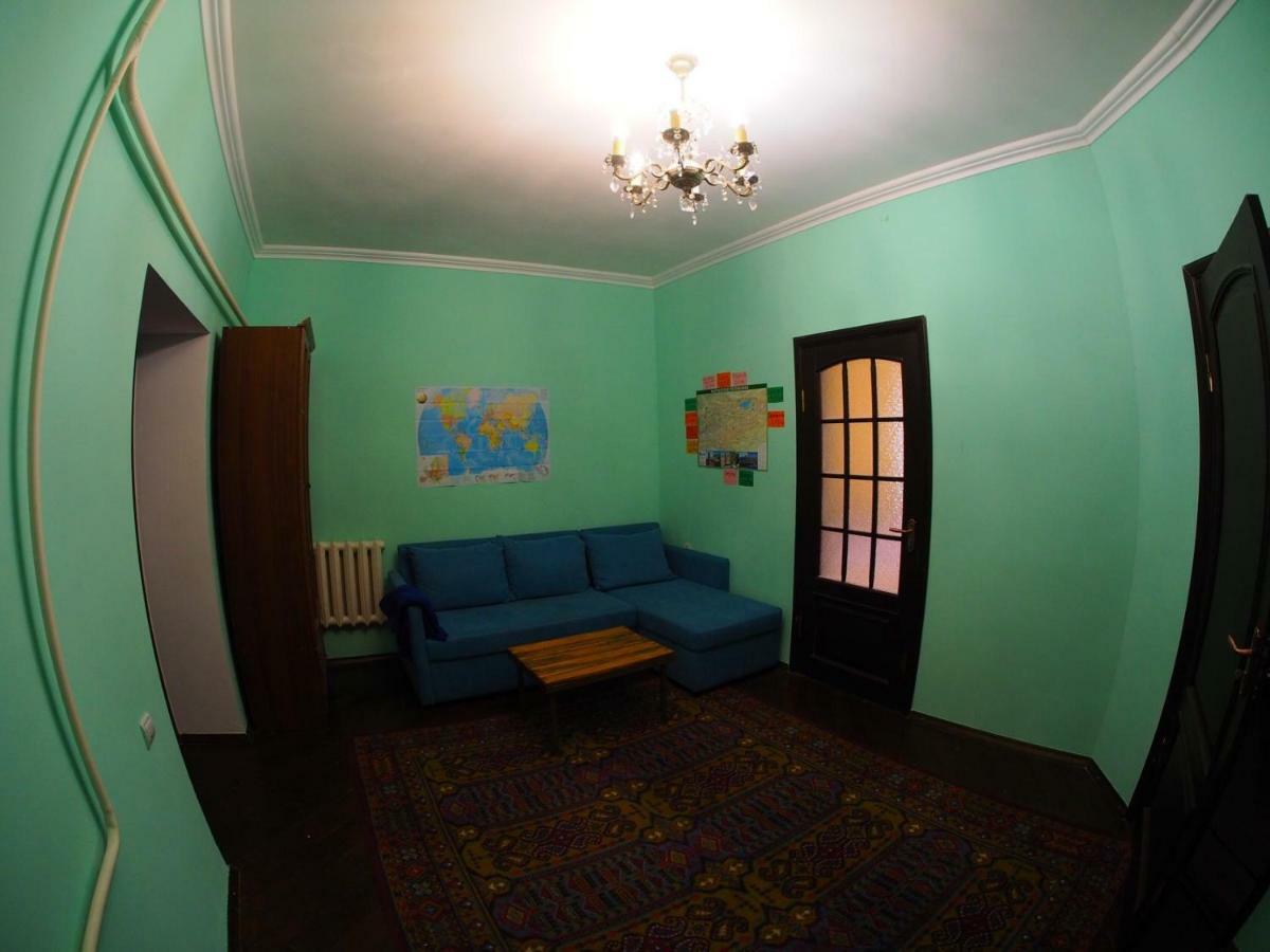 Spirit Hostel Biszkek Zewnętrze zdjęcie